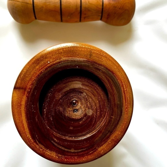 MADE IN MONTANA Walnut Mortar and Pestle - Picture 5 of 8